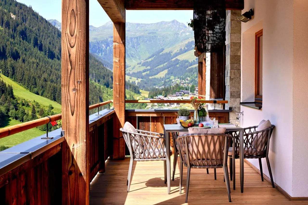 Aparthotel Mei.Berg Premium View Appartements Saalbach-Hinterglemm